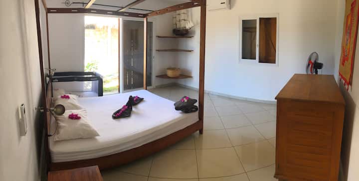 Dormitorio 4 y baño - inodoro
