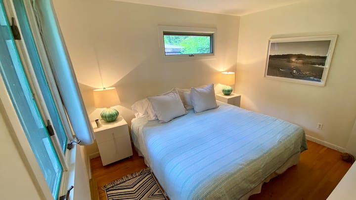 Mfalme wa California katika chumba kikuu cha kulala