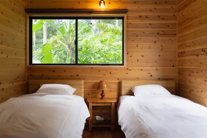 Двойна спалня