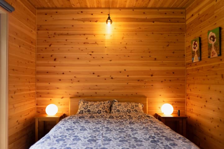 Двойна спалня