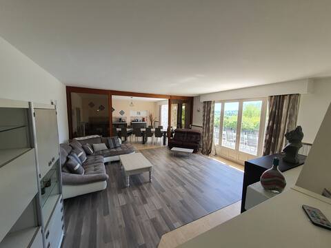 Great Property**** 6 bedroom view Castle