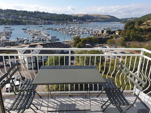 Successful Airbnb property: Beautiful home with stunning views of River Dart in Kingswear