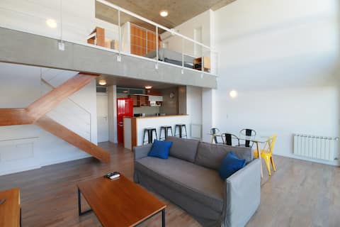 Popular Airbnb listing: Top floor NEW Loft + Free Parking - Unit 5d in Vicente López