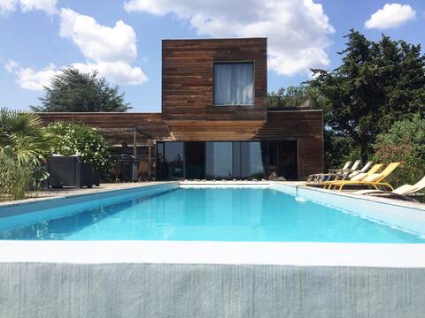 Contemporary house with view and pool