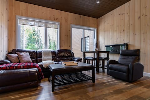 Popular Airbnb listing: Sauna & Spa | Baie-Saint-Paul | Villa Noémie in Baie Saint Paul