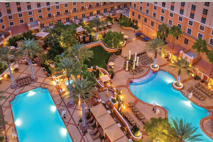 *HUGE* 3bdrm Suite @Wyndham Grand Desert gallery image 3