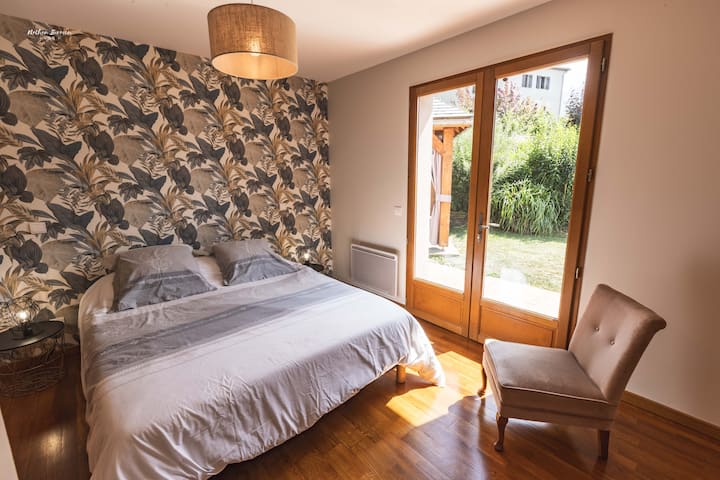 Donja soba s izravnim pristupom vrtu
160 kreveta i nekoliko skladišnih prostora