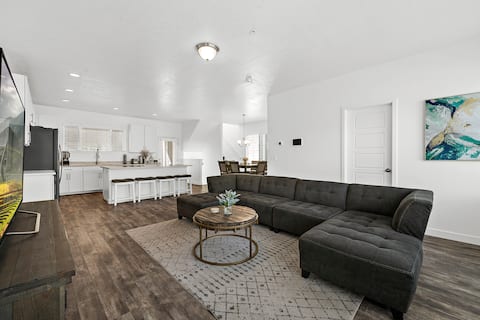 Bright, Cozy home, that is Centrally located.