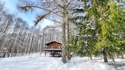 Modern Ski Chalet, Togakushi, walk to restaurants