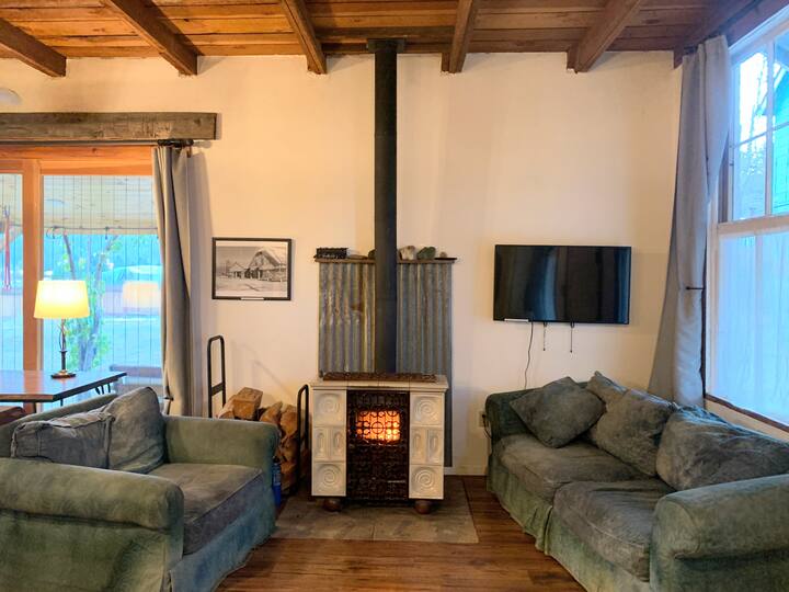 Hough House Rustic + High Sierra Views Houses for Rent in Crescent