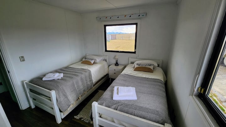 Slaapkamer (3) twee eenpersoonsbedden