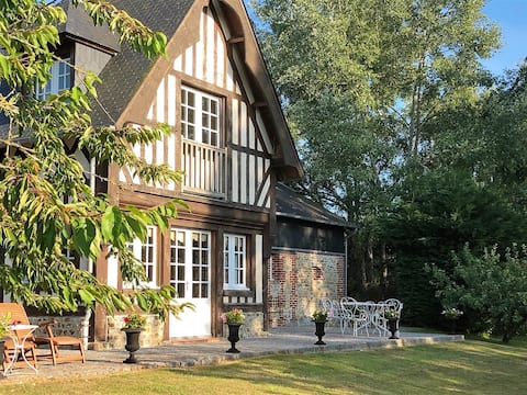 Property of Mont Roty (15 minutes from Deauville-Trouville)