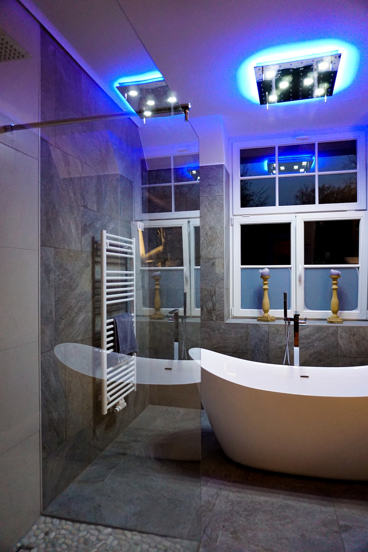 Airbnb con migliori performance: Exclusive apartment with wellness bath and balcony a Lychen