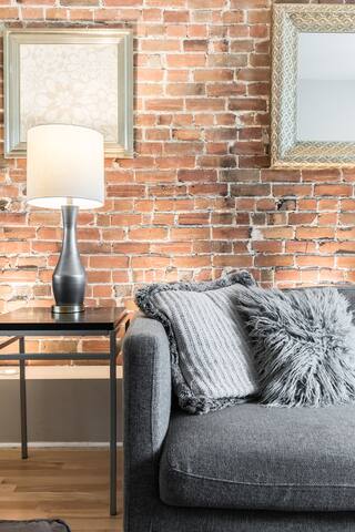 Rural Chic Inspired 4BDR Home -Downtown gallery image 2