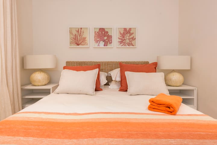 Спалня 3, двойно легло със самостоятелна баня. 