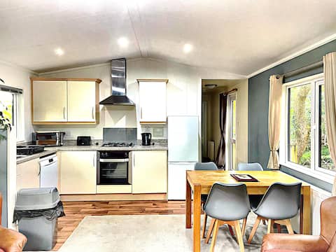 Woodland View -Hot Tub-Tenby-Carmarthen-St Clears