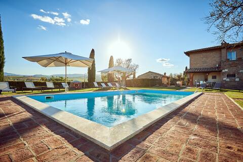 Tenuta Golo | Tuscan Escape | Pool | Winery