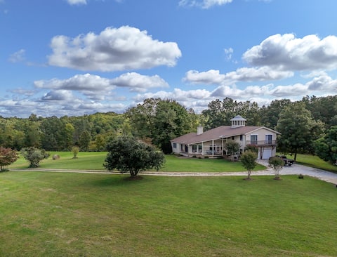 Country stay with mountain views