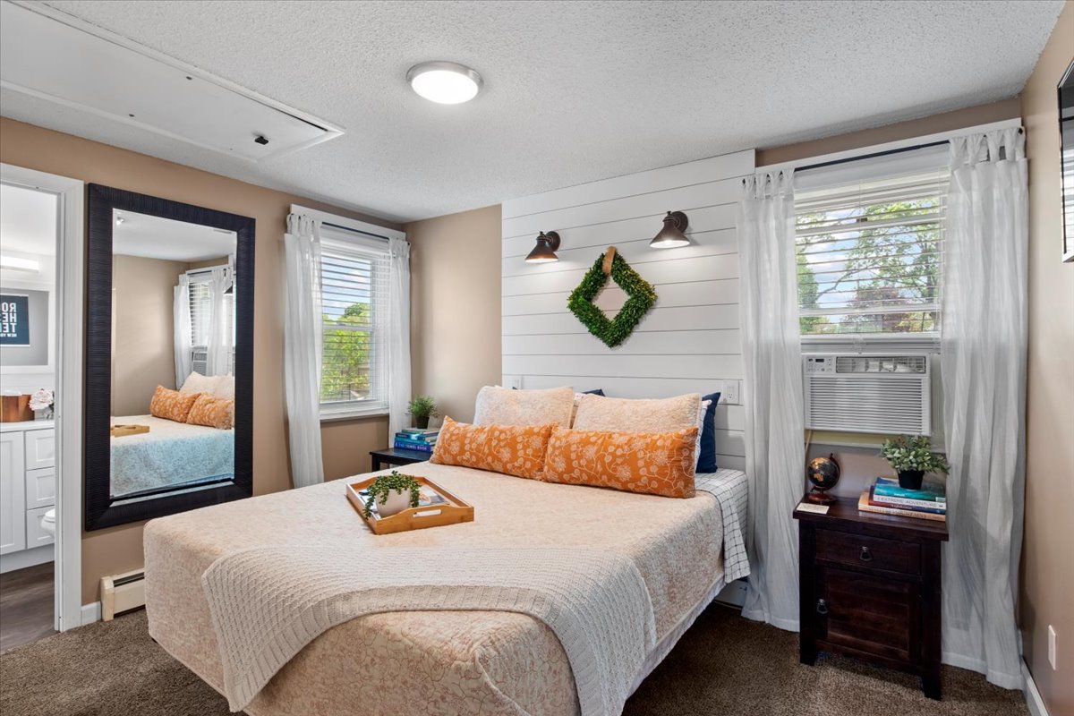 舒适的标准双人床、无线网络、空调空间，让小屋在夏季温馨舒适！