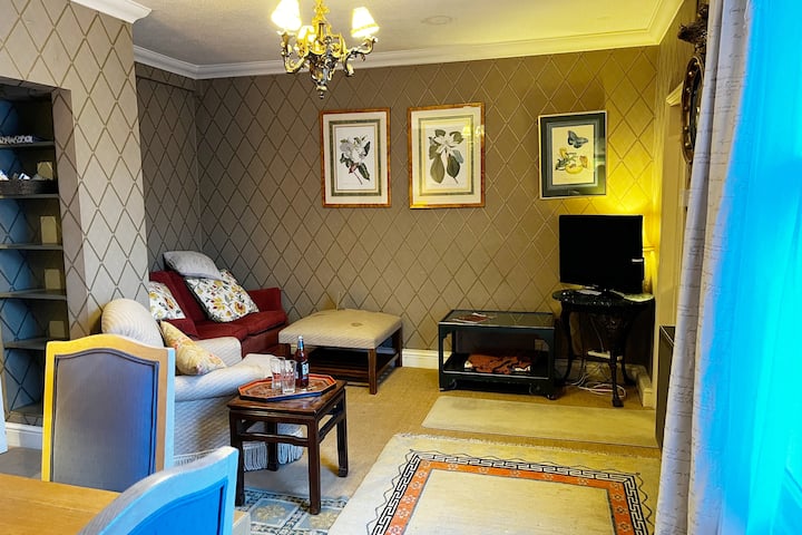 Entire Home - Classic Gem 2 Dbl Rooms - Long Term - Colchester