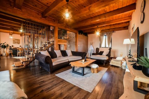 Popular Airbnb listing: Rustic dream MIA in Чајетина