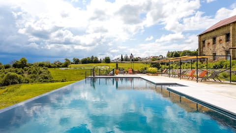 Luxury group accommodation 27p families and groups