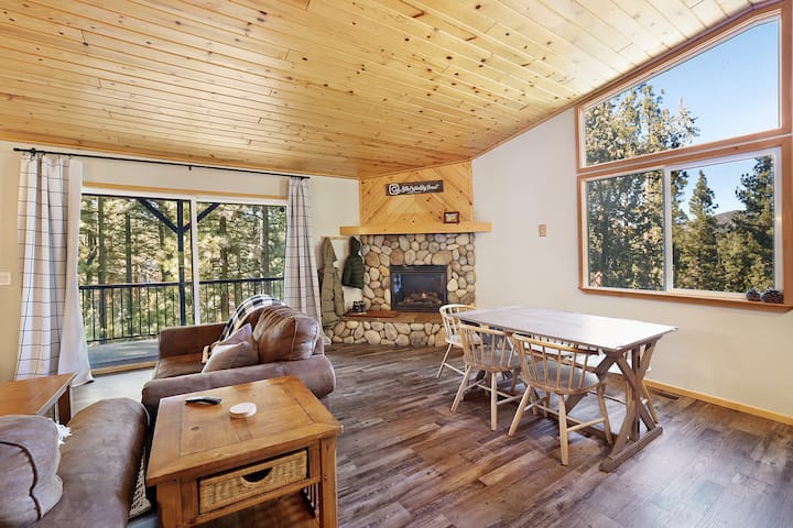 Cute Family Cabin With Hot Tub And Hiking Trails. - Big Bear, CA