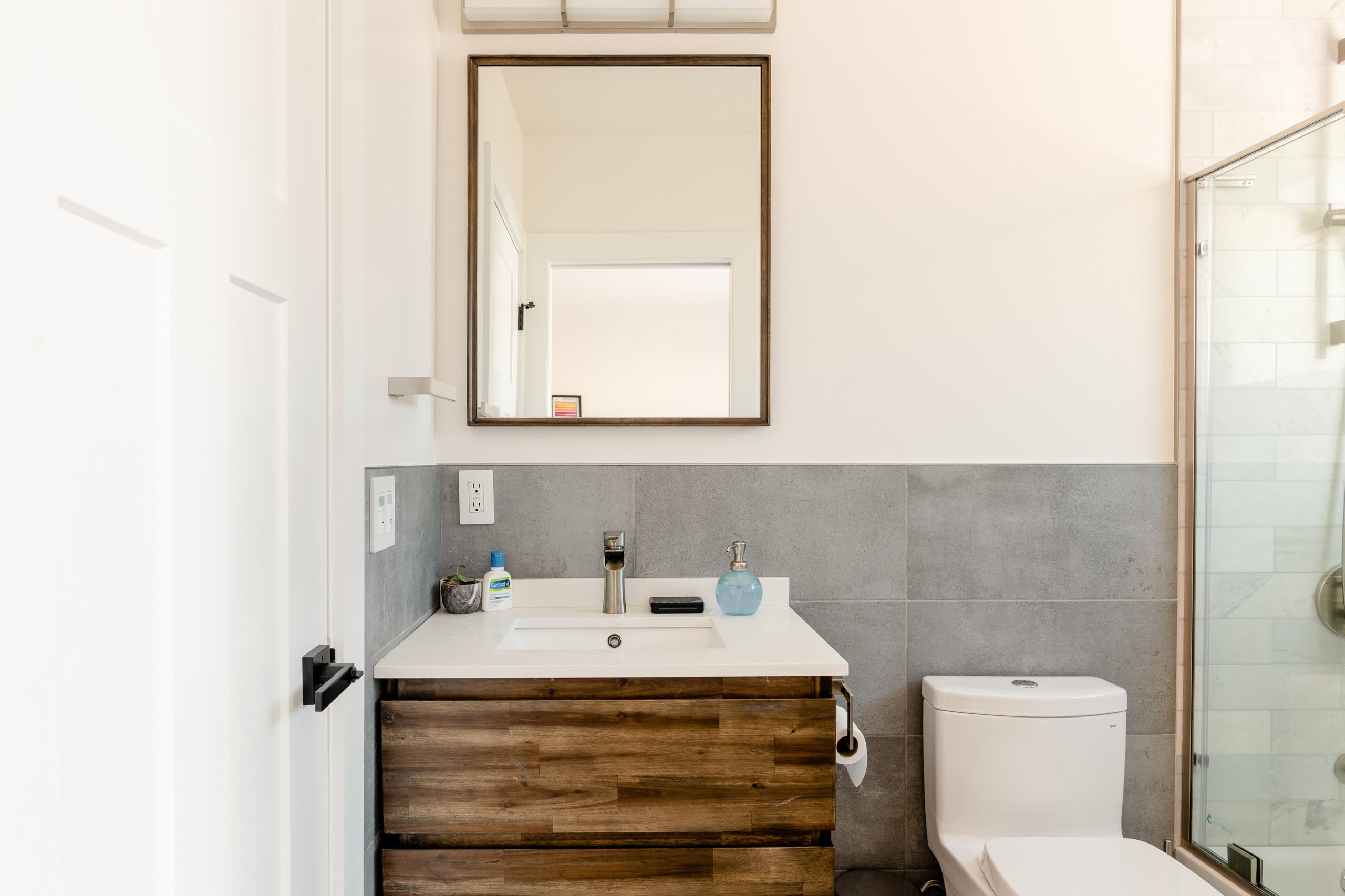 Dreamy Designed Den - Image 31