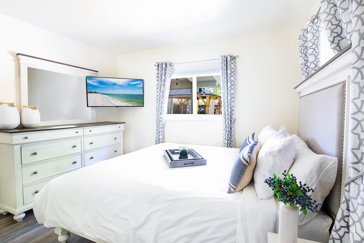 第二间卧室配备智能电视和非常舒适的床垫 