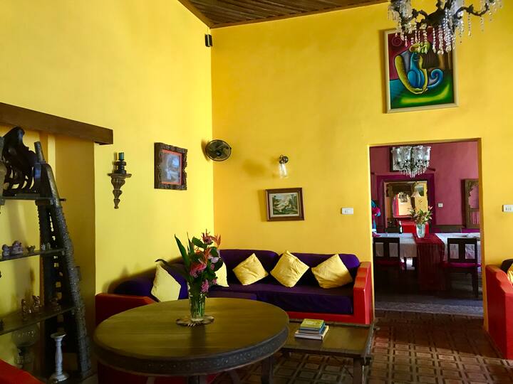 The guests lounge, complete with TV, books, games and more