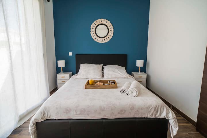 Klimatizirani prostor za spavanje u glavnom apartmanu s pogledom na planine i vrh Stelle