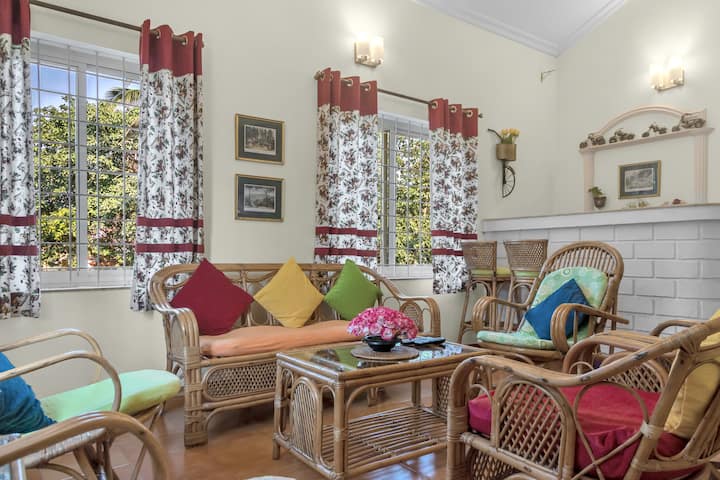 another view of sitting area