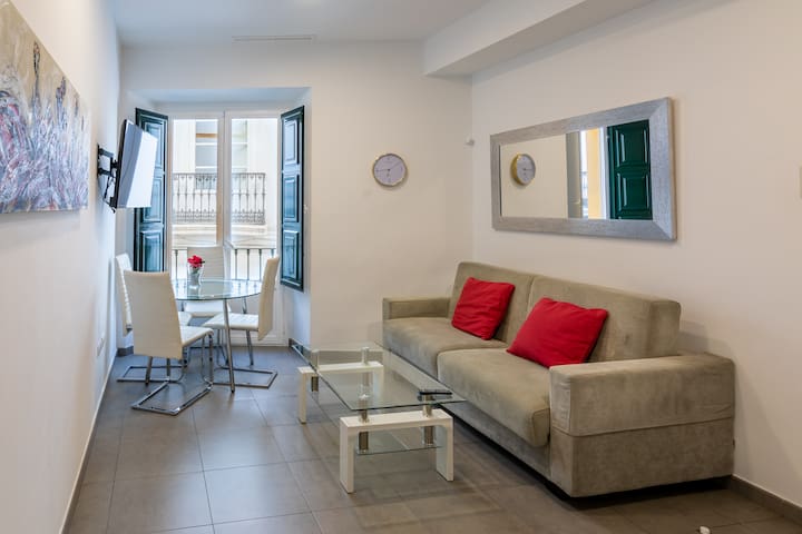 Apartamentos Reservaloen managed Airbnb listing 3