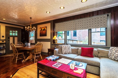Sleeps 10 - Barn Door Cottage - Ideal for Groups