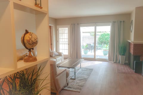 Comfy house near LAX with cozy Patio