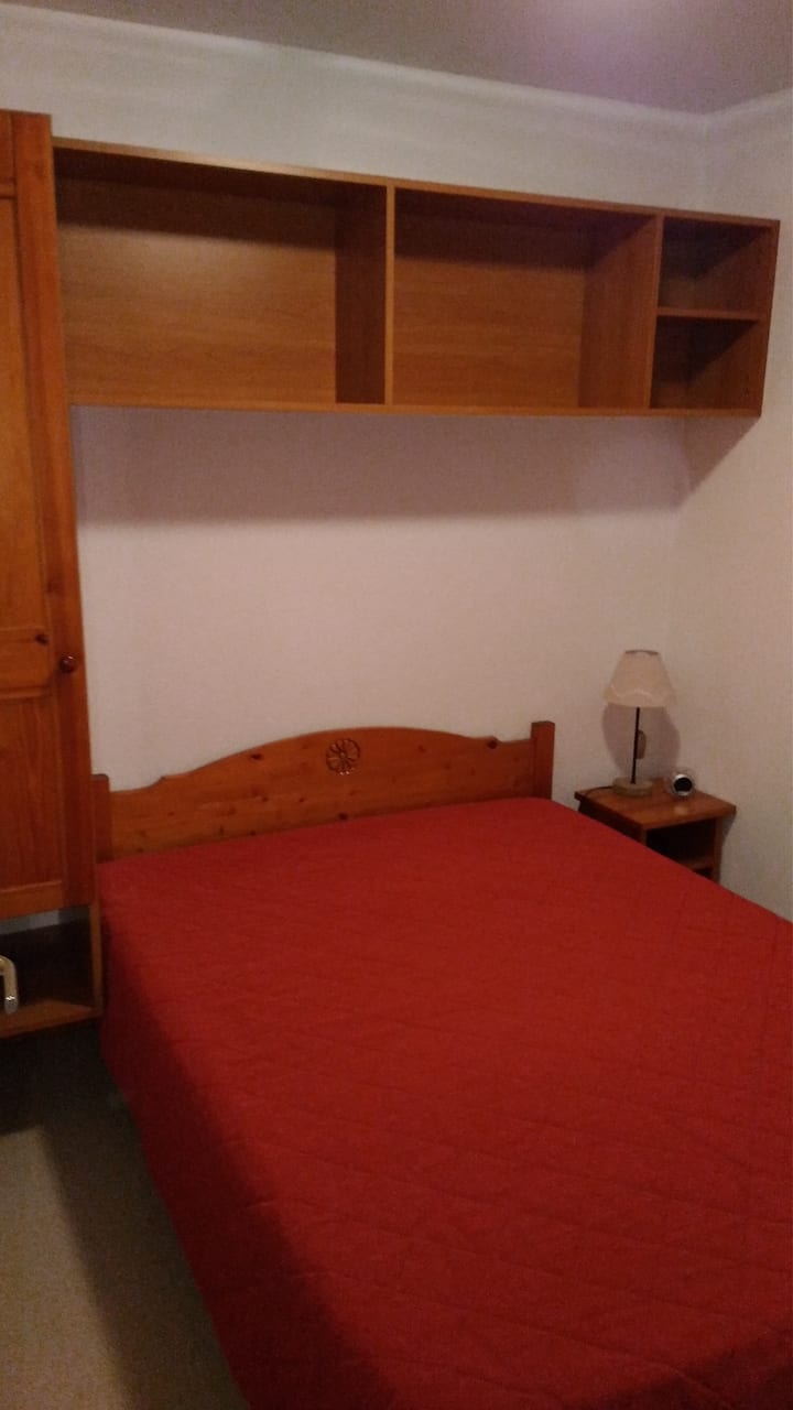 Schlafzimmer 1