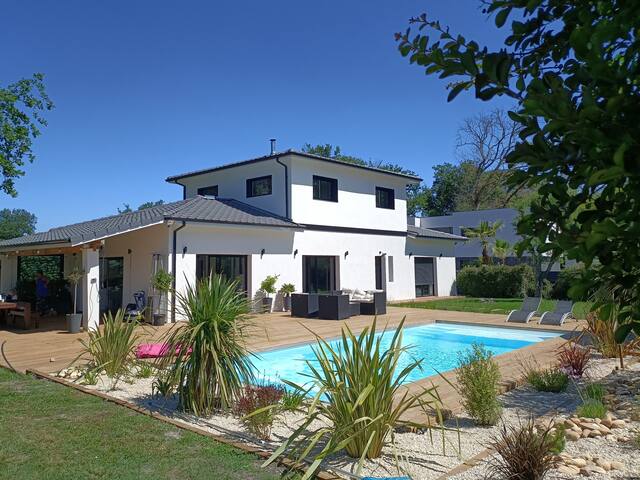Grande maison avec piscine