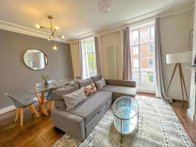 Spacious 5 Bedroom Apartment gallery image 2