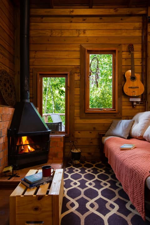 Popular Airbnb listing: Gratitude Cabin (@cabanadagratidao_) in Anitápolis