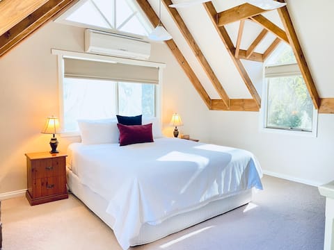 Brigadoon Cottages - Loft Cottage