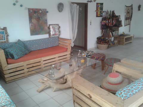 L'Air de Rien Calm, good mood in Ouidah!