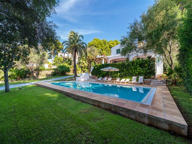 Large villa with sea views in Santo Tomás, Menorca gallery image 5