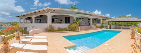Bluff House, 6 beds, Amazing Location and Views
