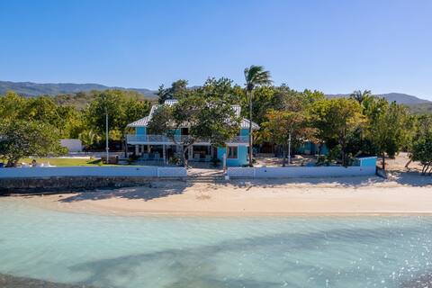 Villa Arena - Beach Front