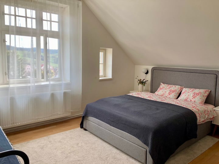 Large bedroom - up to 4 guests. 