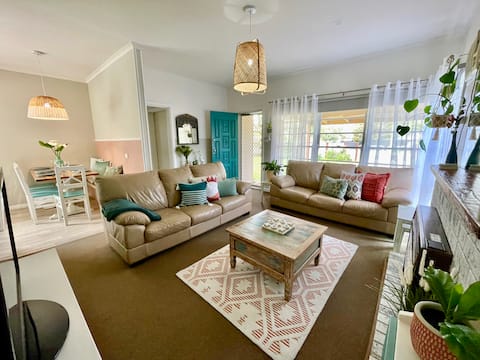 Top Airbnb: Shackalicious boho beachy shack in Safety Beach