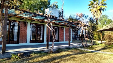 Country House in Mendoza with a Panoramic View and Pool