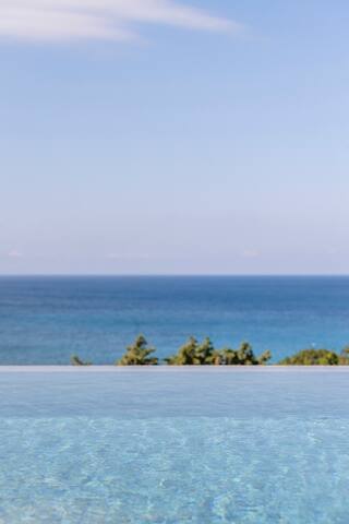 Villa Gustosa Luxury Villa on Faragas Beach gallery image 3