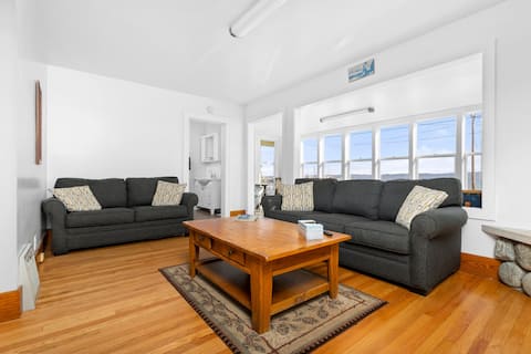 The Kaiser House *3 minutes to Down Town *Sleeps 8