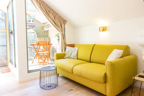 Beautiful 2 rooms, balcony & air conditioning, Victory